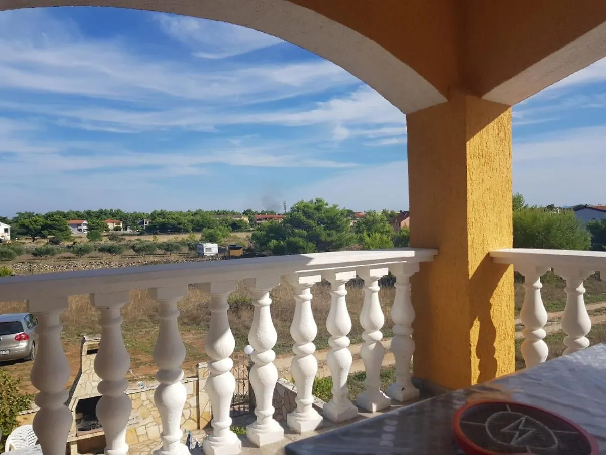 Apartment Apartmani Anna Vir Croatia